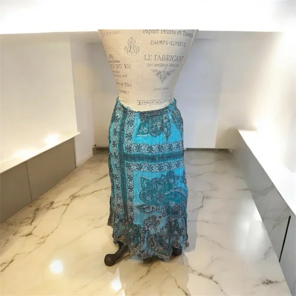 Elegant Blue Paisley set - Picture 2 of 4